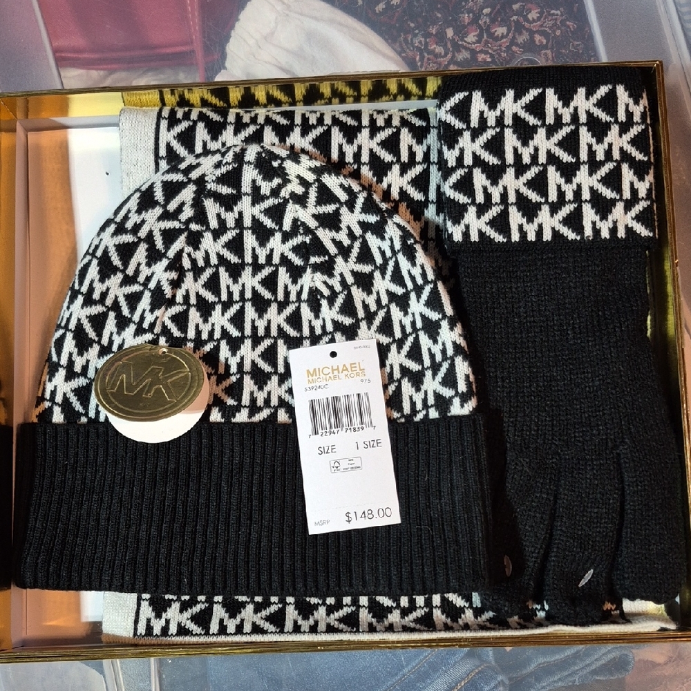 Michael Kors Set. Hat, Scarf, and gloves. New in box.